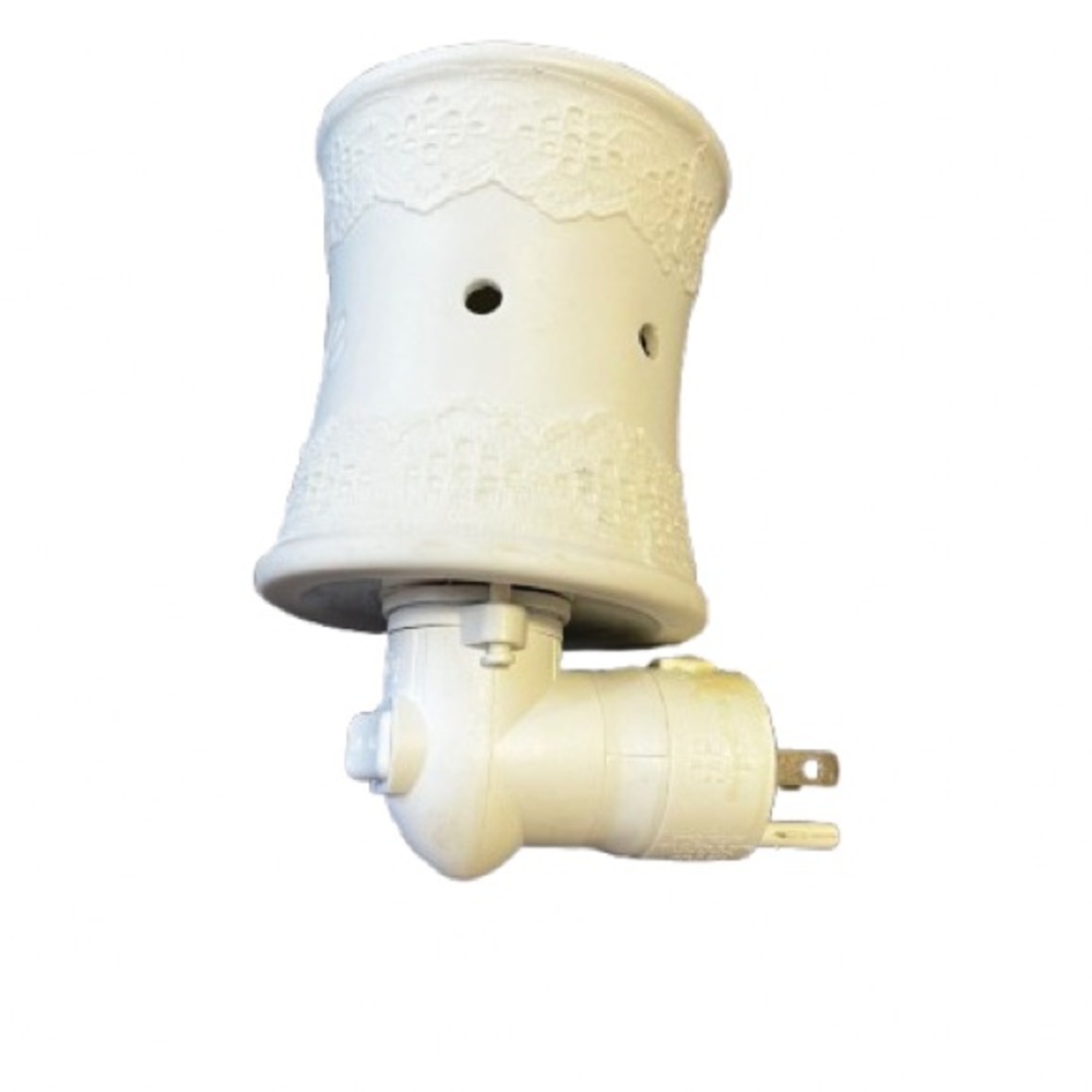 Scentsy White Electric Fragrance Diffuser Wall Plugin